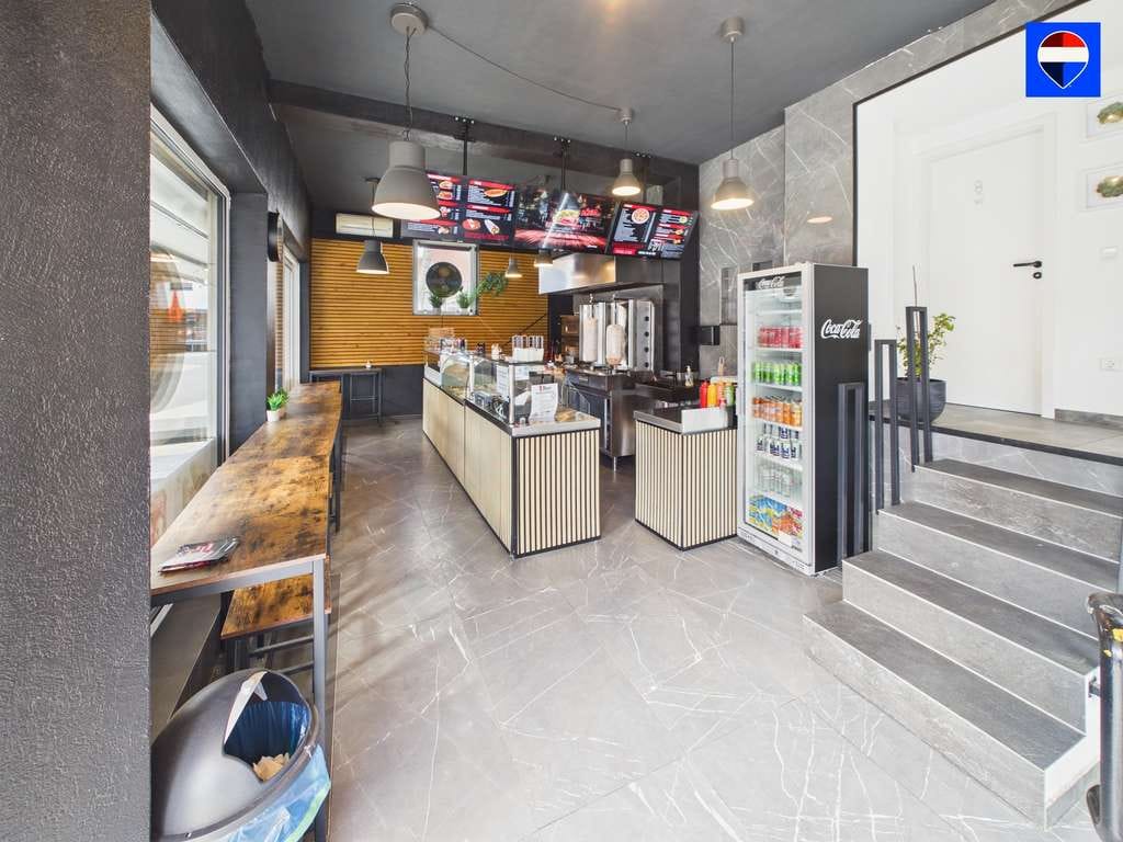 Immobilie in Nufringen - Wohn- und Geschäftshaus mit Gastronomie, 2 Wohnungen, Balkon, Gewölbekeller & Doppelgarage - Bild 2