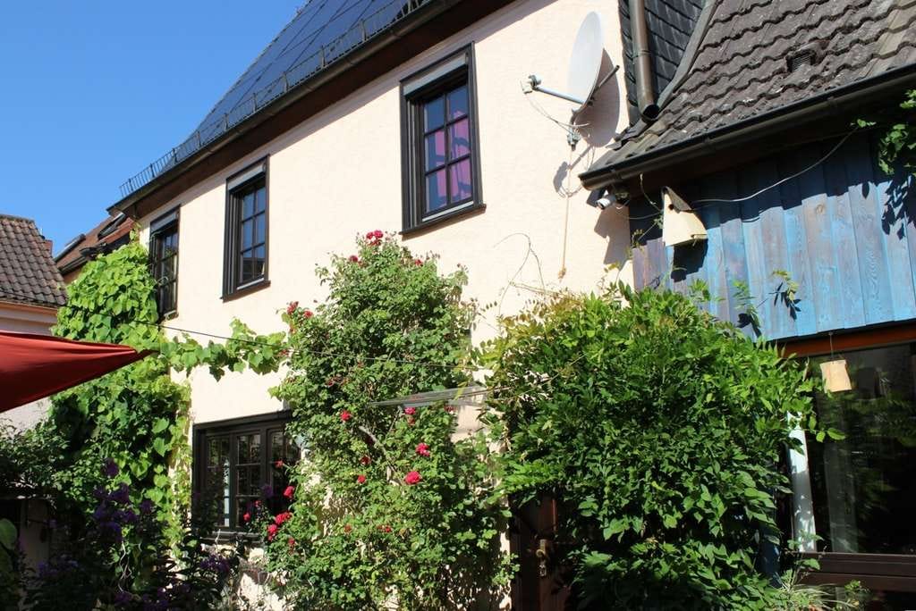 Immobilie in Kiedrich - Ein Stück Rheingauer Geschichte: Ehemaliges, saniertes Weingut  in Kiedrich. EINE RARITÄT! - Bild 1