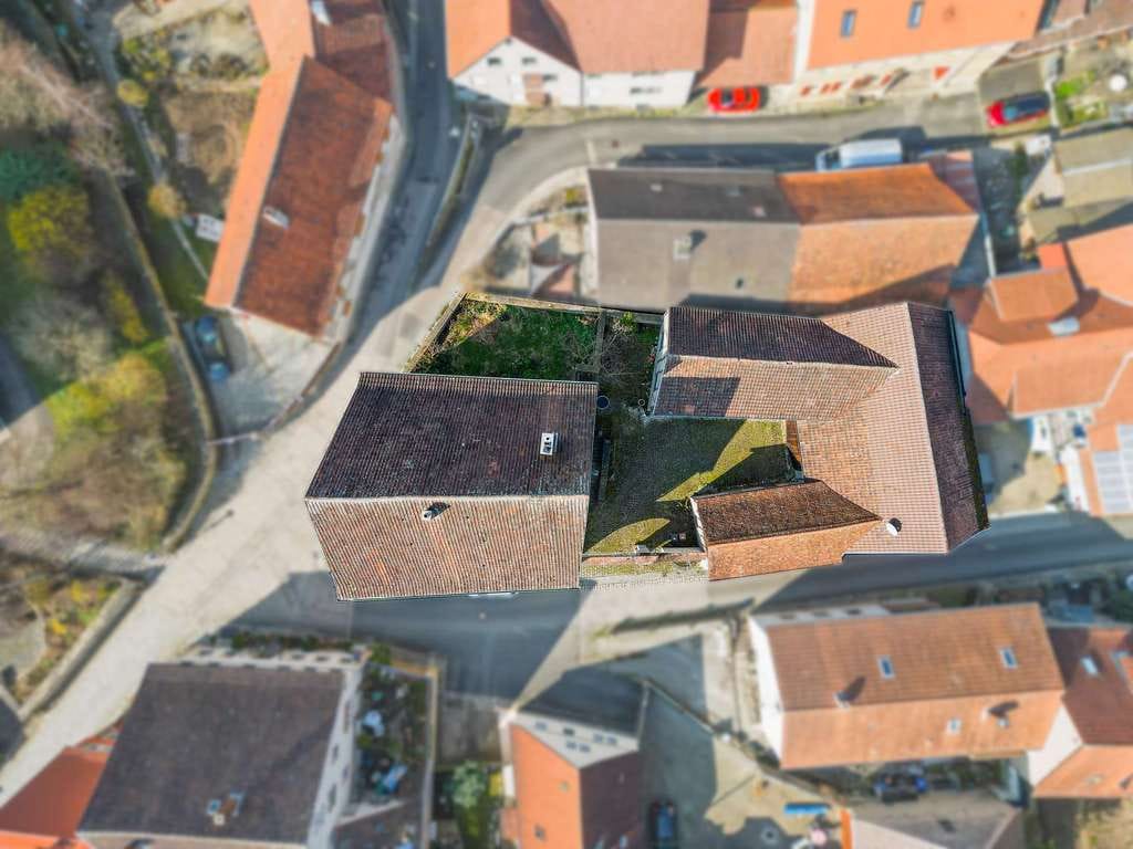 Immobilie in Obernbreit - Charaktervoller Gutshof aus 1798 – Denkmalgeschütztes Mehrfamilienhaus mit Ausbaupotenzial - Bild 3