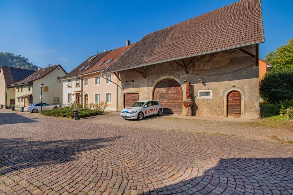 Immobilie in Küssaberg - Historisches Einfamilienhaus mit Scheune - für Liebhaber von Antiquitäten und Details in Reckingen - Bild 0