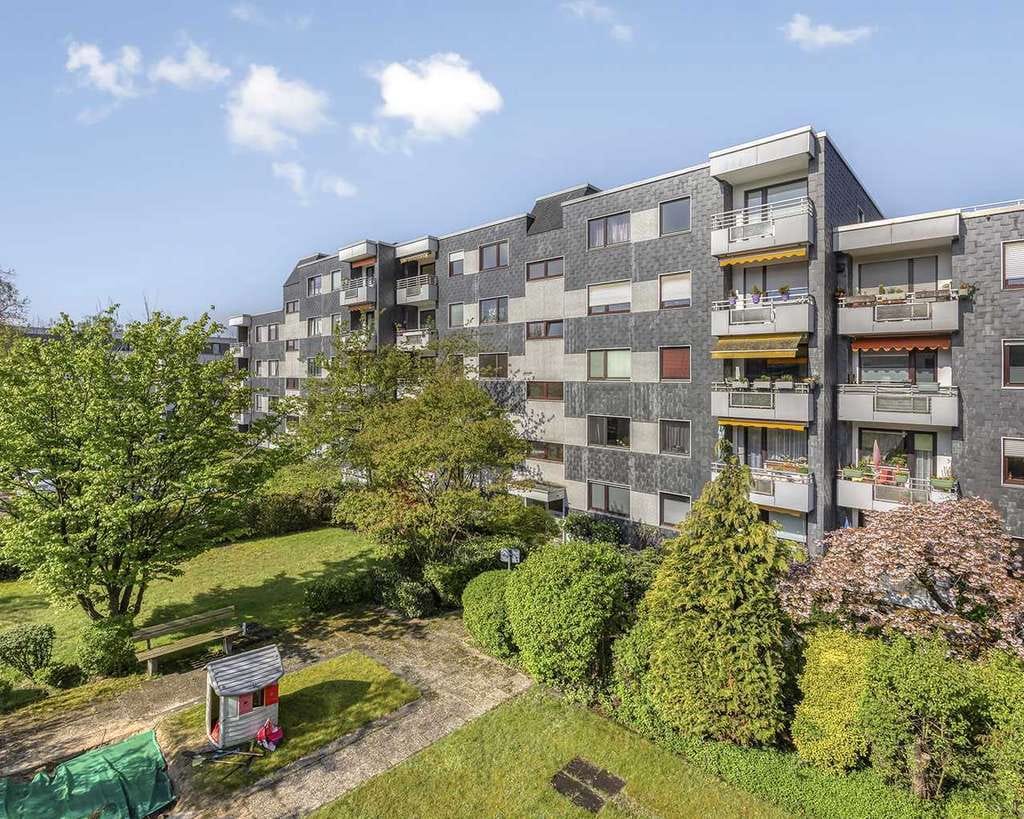 Immobilie in Hilden - 4-Zimmer-Wohnung mit zwei Loggien, Aufzug  und  Tiefgaragenstellplatz in Hilden - Bild 0