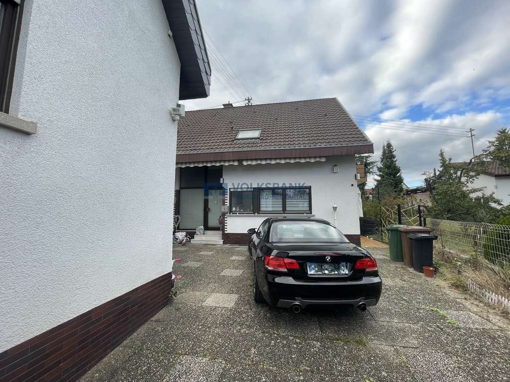 Immobilie in Walldorf - 2 Einfamilienhäuser auf einem großen Grundstück mit Garagen und Garten! - Bild 4