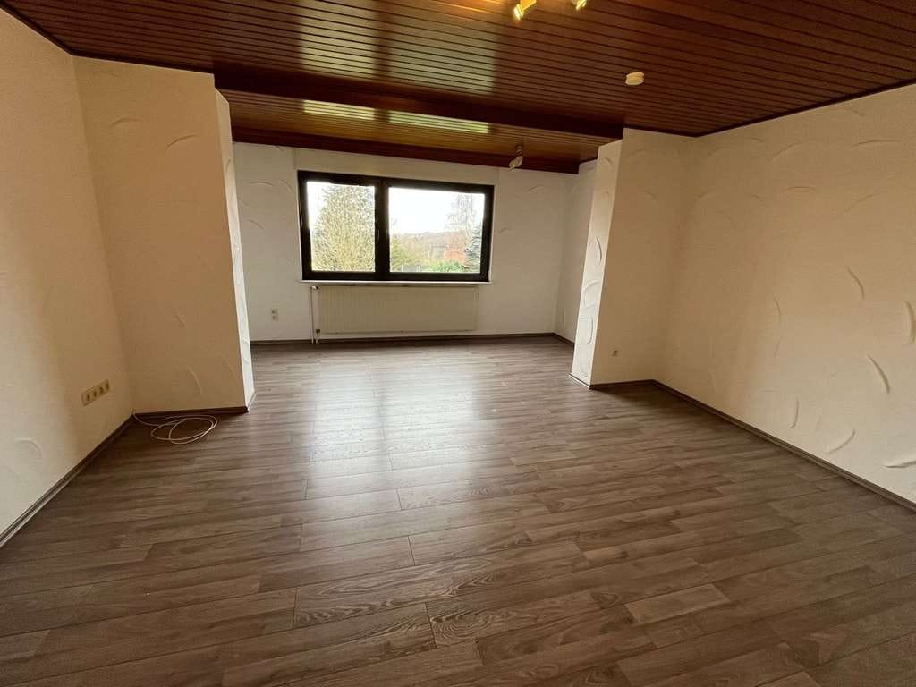 Immobilie in Friedrichsthal - BILDSTOCK : WOHNFERTIG renoviert mit EINBAUKÜCHE und modernem BAD ! - Bild 4