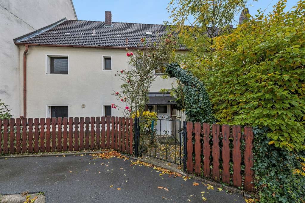 Immobilie in Igensdorf - Mehrfamilienhaus aus dem Dornrösschenschlaf erwacht - Bild 2