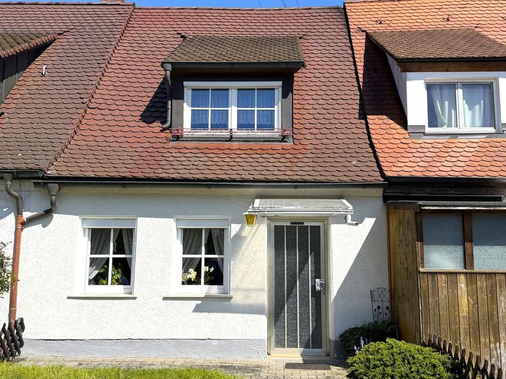 Immobilie in Eckental - Charmantes Reihenmittelhaus mit großem Garten - Bild 0