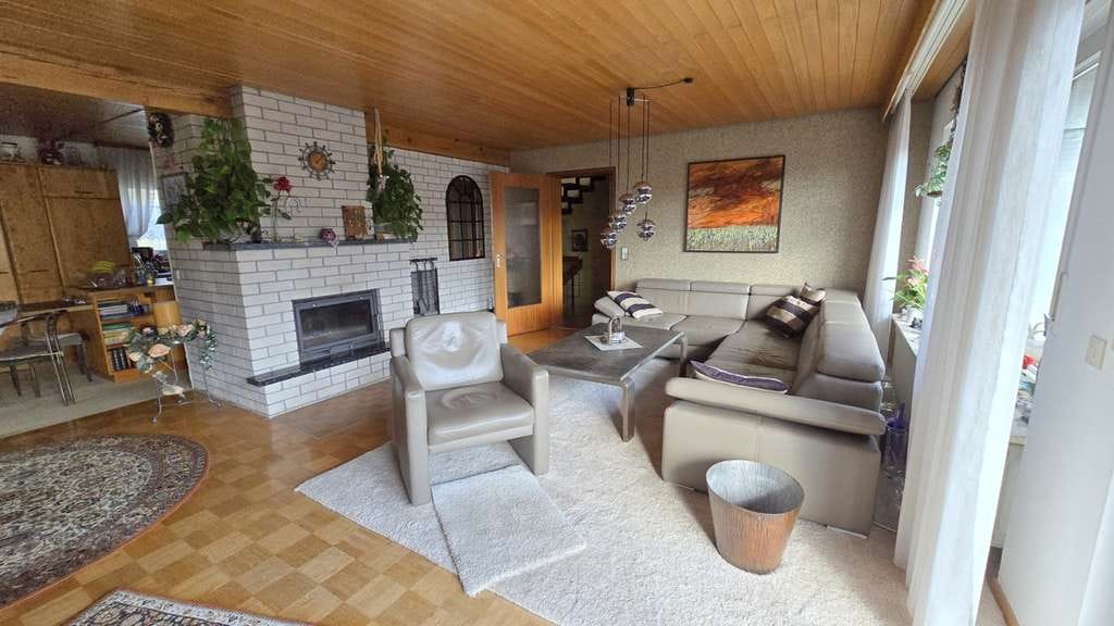 Immobilie in Heimsheim - TOP Einfamilienhaus mit Einliegerwohnung, Wintergarten, Garten u. 3 Garagen wartet auf SIE - Bild 4