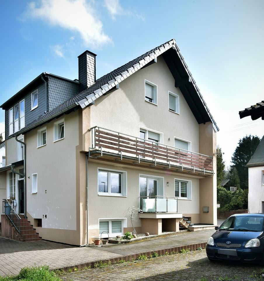 Immobilie in Mackenrodt - Die "linke-Haus-Möglichkeit" an der Hauptstraße 3 in Mackenrodt mit 2 Garagen und Gartenfläche - Bild 0