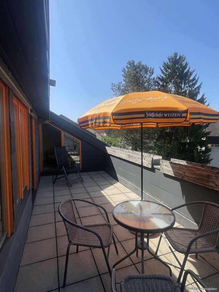 Immobilie in Küssaberg - Charmante Dachgeschosswohnung mit großer Dachterrasse in Rheinheim - Bild 0