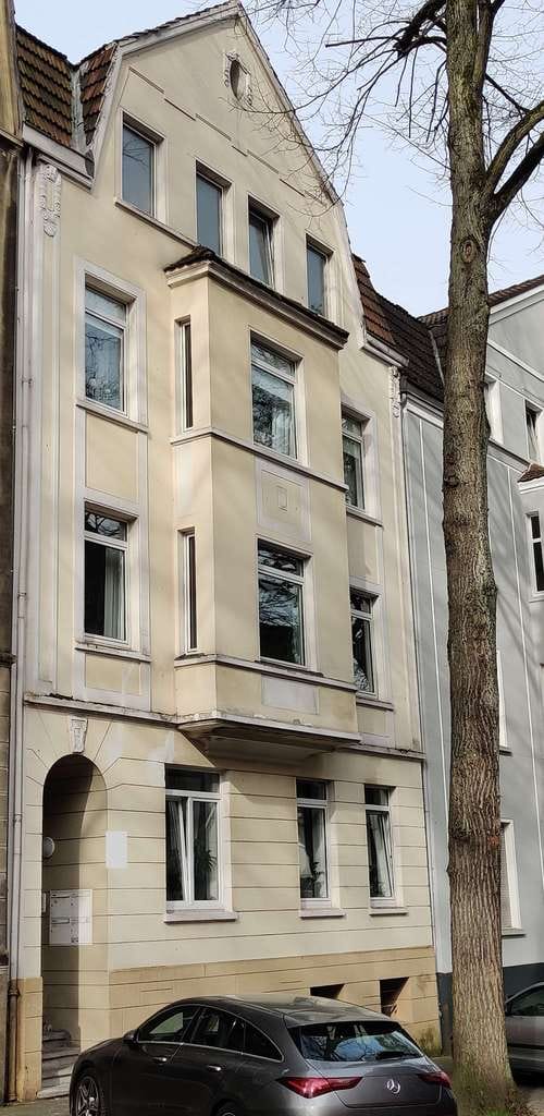 Immobilie in Mülheim an der Ruhr - 3-Familienhaus mit Entwicklungs-/ und Erweiterungspotential in MH-Dichterviertel - Bild 0