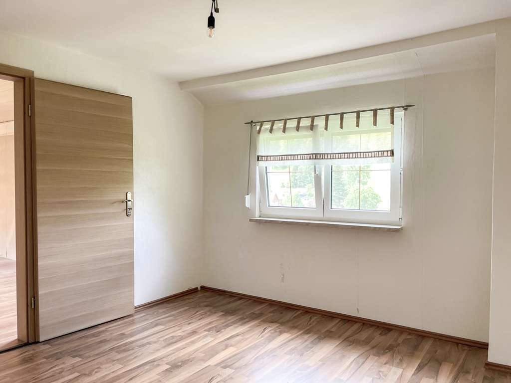 Immobilie in Klingenthal - Ihr neues Zuhause in Klingenthal – mit fast 4.000 m² Grund und viel Potential! - Bild 4