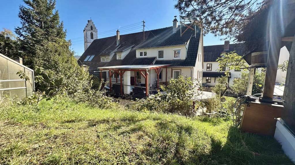 Immobilie in Aldingen - Stilvolles Reihenendhaus mit drei separaten Wohneinheiten - Bild 3