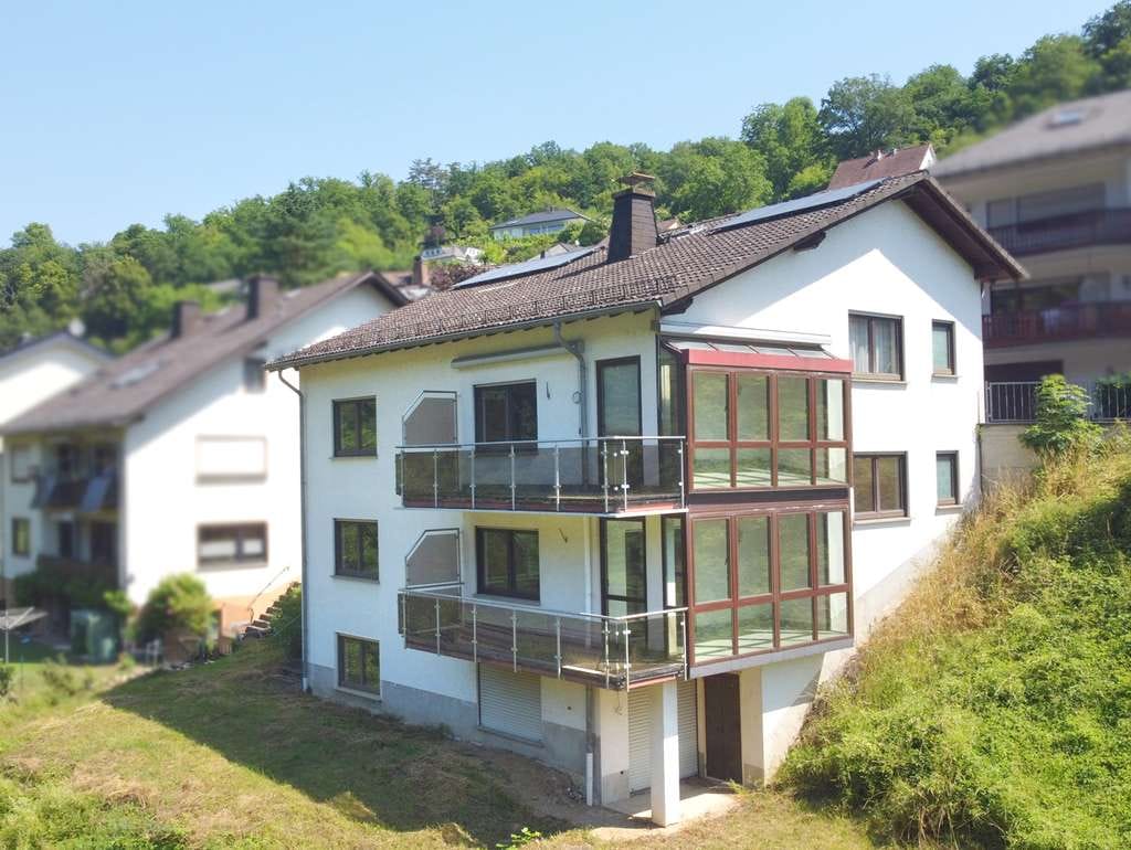 Immobilie in Balduinstein - Großzügiges ZFH mit Fernblick, großem Grundstück und PV-Anlage - Bild 0