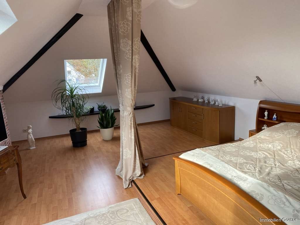 Immobilie in Cremlingen - Schönes Einfamilienhaus mit viel Platz - Bild 2
