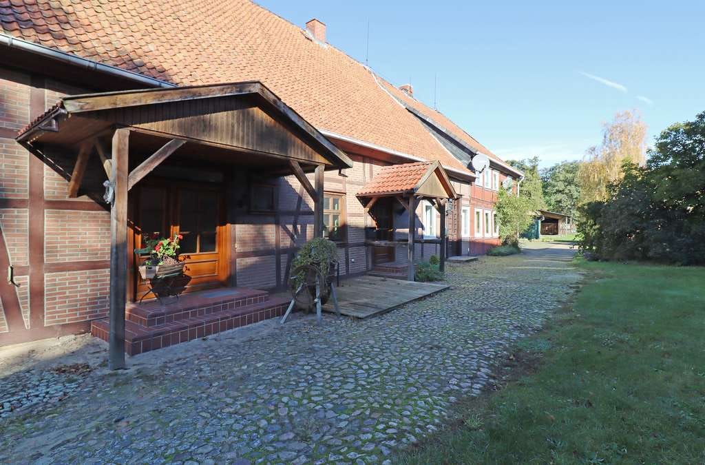 Immobilie in Lüchow - Großzügiger Resthof mit 2 Wohneinheiten und Nebengebäuden zu verkaufen - Bild 1