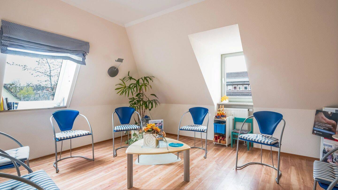 Immobilie in Neuendettelsau - Flexibilität trifft Barrierefreiheit: 95 m² Gewerbefläche mit Top-Parkmöglichkeiten - Bild 0