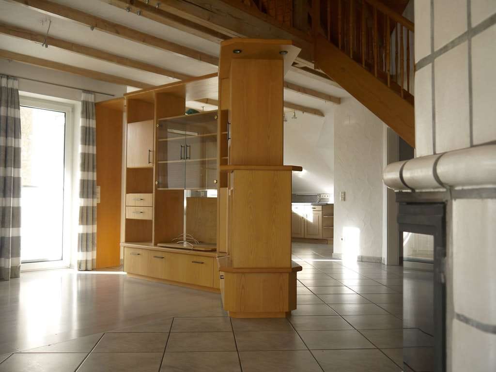 Immobilie in Blaubeuren - Ortsrandlage, großzügige 5,5-Zimmer Dachgeschosswohnung in kinderfreundlicher Umgebung - Bild 3