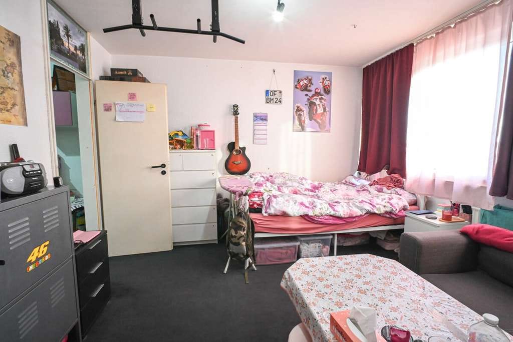 Immobilie in Rodgau - DIETZ: 2-Zimmer-Obergeschosswohnung in Rodgau Nieder-Roden - wenige Minuten vom Bahnhof entfernt! - Bild 2