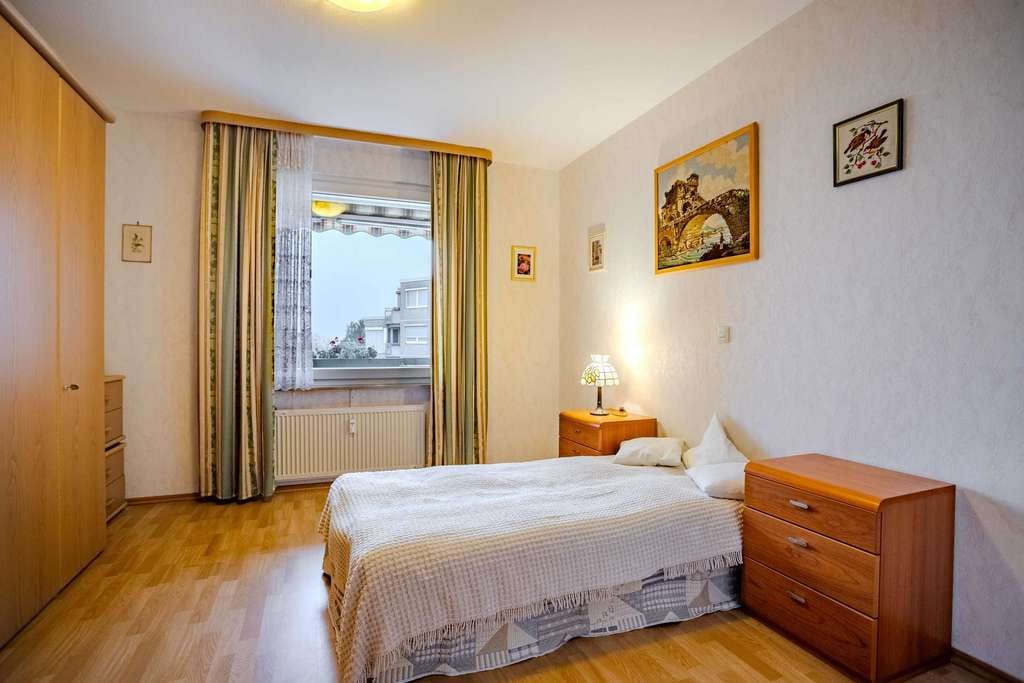 Immobilie in Haan - 101m² für Eigennutzer in Haan -Renovierungsbedürftige Eigentumswohnung mit Balkon, Garagenstellplatz - Bild 3