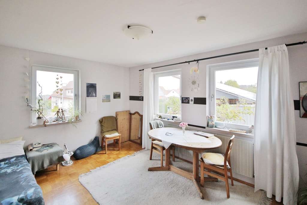 Immobilie in Straubenhardt - Charmantes Fachwerkhaus mit Ausbaupotenzial - Platz für Familie, Ideen und Handwerksfreude - Bild 2