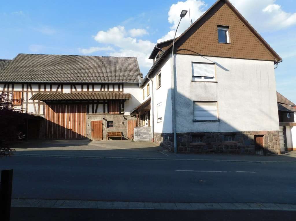 Immobilie in Gemünden (Felda) - Bauernhof in ländlicher Umgebung sucht neuen Hausherrn!!! - Bild 1