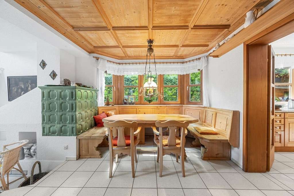 Immobilie in Pullach im Isartal - Seltene Gelegenheit:  Elegante, gepflegte Doppelhaushälfte. Schöner Garten. Nähe Kirchplatz. - Bild 3