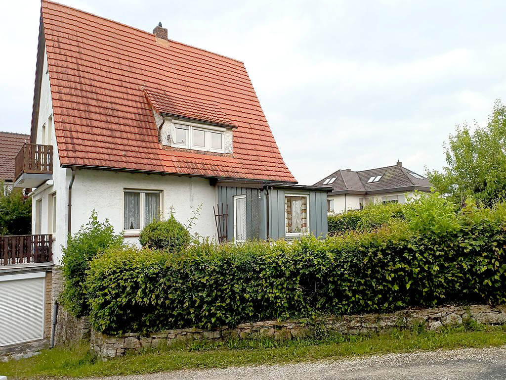 Immobilie in Bad Wildungen - 5-Zimmer-Einfamilienhaus mit sonniger Terrasse und elektr. Markise, Balkon, Wintergarten und Garage - Bild 0
