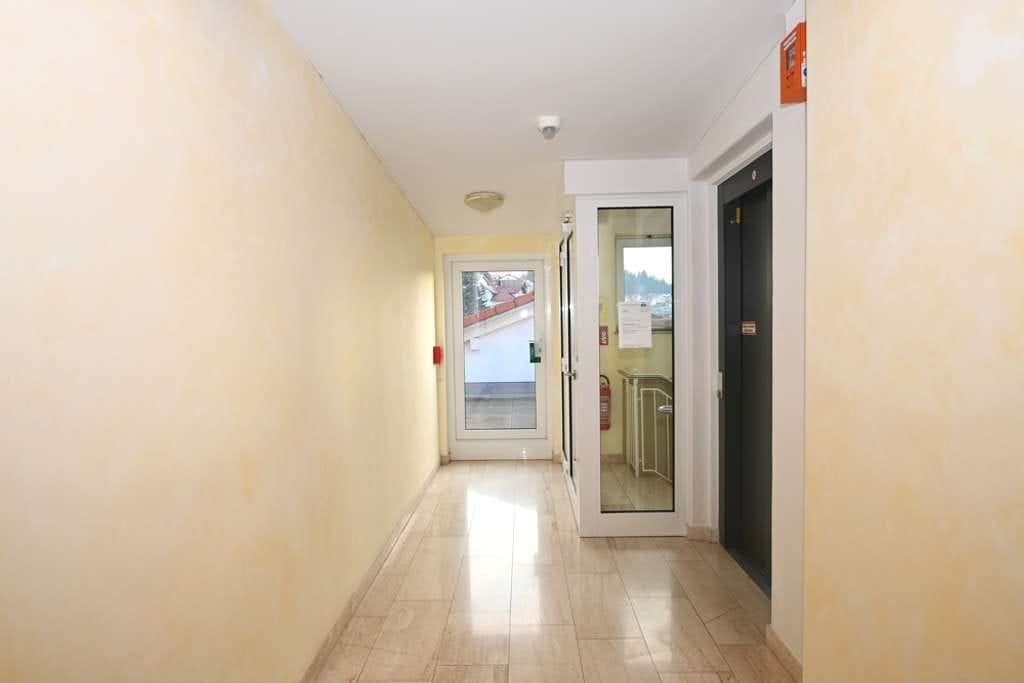 Immobilie in Scheidegg - *Traumhafte Lage in Scheidegg* 3,5 Zimmer-Wohnung mit Süd-Balkon und Tiefgargenplatz - Bild 2