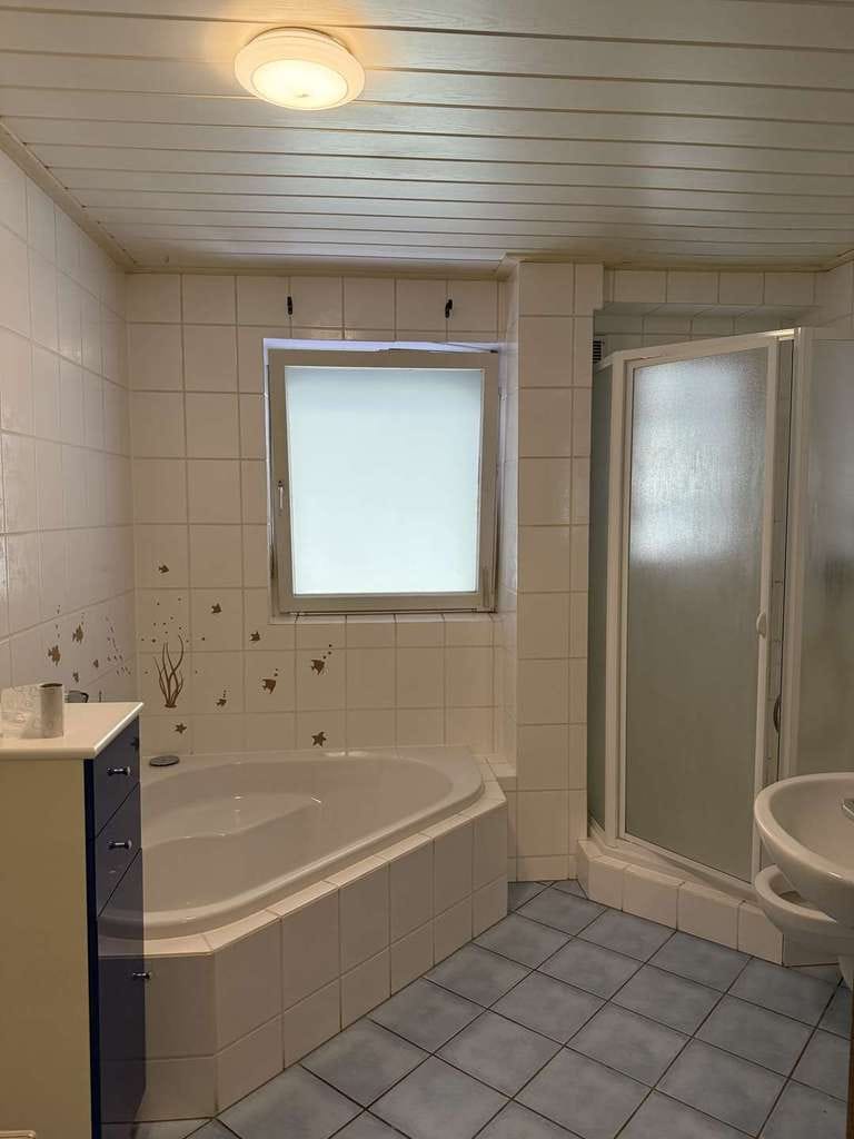 Immobilie in Roßtal - Zwei Wohneinheiten, Pool und Traumgarten – ein Haus voller Möglichkeiten in Roßtal - Bild 4