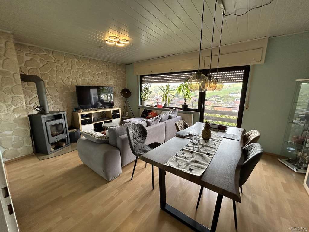 Immobilie in Niederhausen an der Appel - Gepflegtes Wohnhaus mit Panoramablick und Entwicklungspotenzial - Bild 2