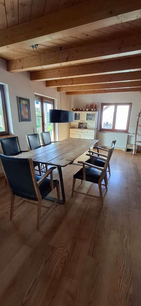 Immobilie in Wilhelmsdorf - Großzügiges Einfamilienhaus in ruhiger Ortsrandlage mit unverbautem Blick - Bild 2