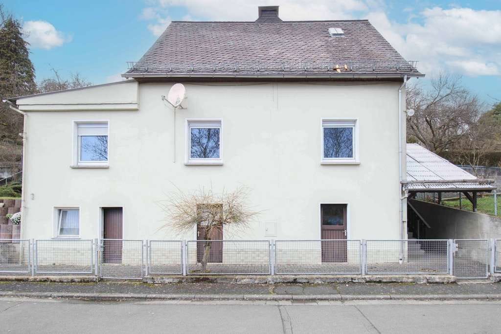 Immobilie in Dillenburg - Eigenheim inkl. Schuppen mit Garten in Sackgassenlage - Bild 0