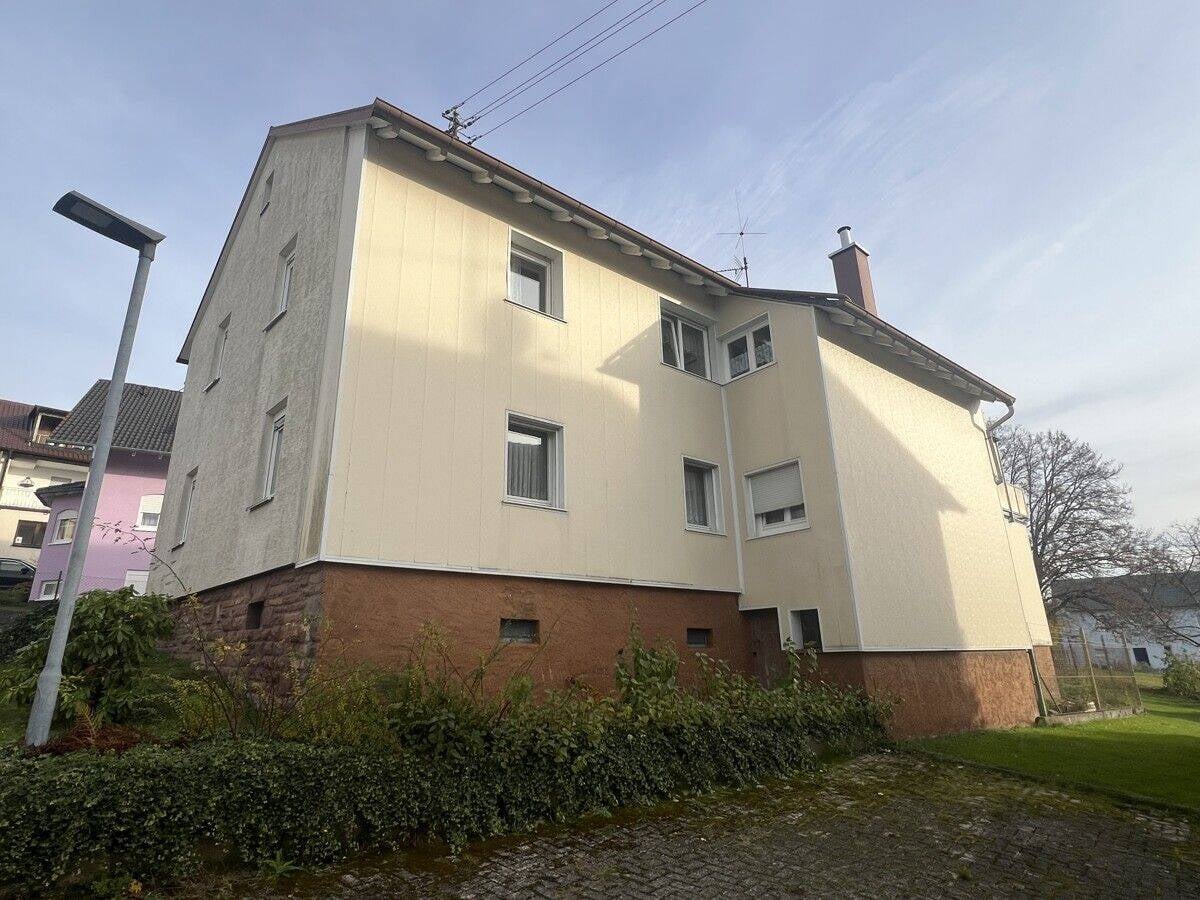 Immobilie in Marxzell - Viel Raum für Ihre Ideen - Zweifamilienhaus mit Schwarzwaldblick in Marxzell-Pfaffenrot! - Bild 0