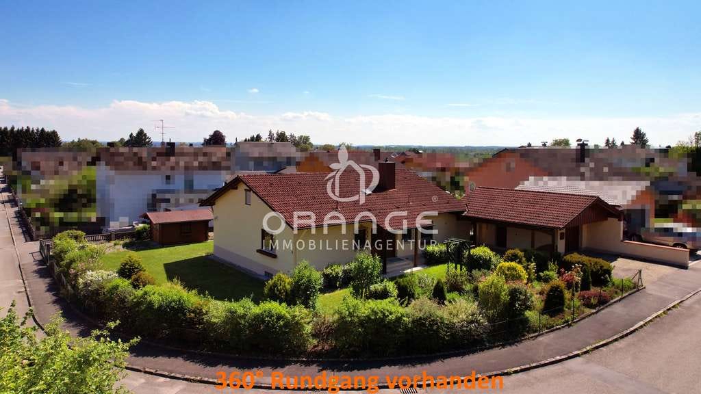 Immobilie in Malching - Wohnen mit Charme: Eckgrundstück – Bungalow mit Wintergarten, Gartenidylle, Keller & viel Platz! - Bild 0