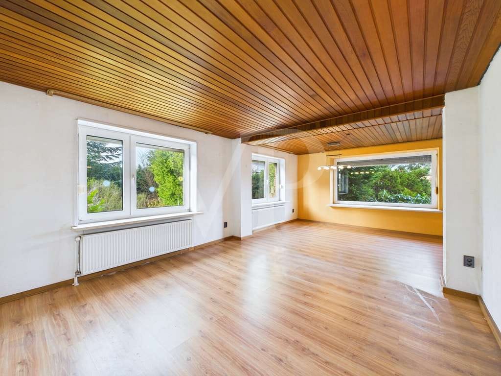 Immobilie in Osteel - Ihr Projekt mit Potenzial: Familienhaus, Garage & Werkstatt bieten viel Raum zur Entfaltung - Bild 2