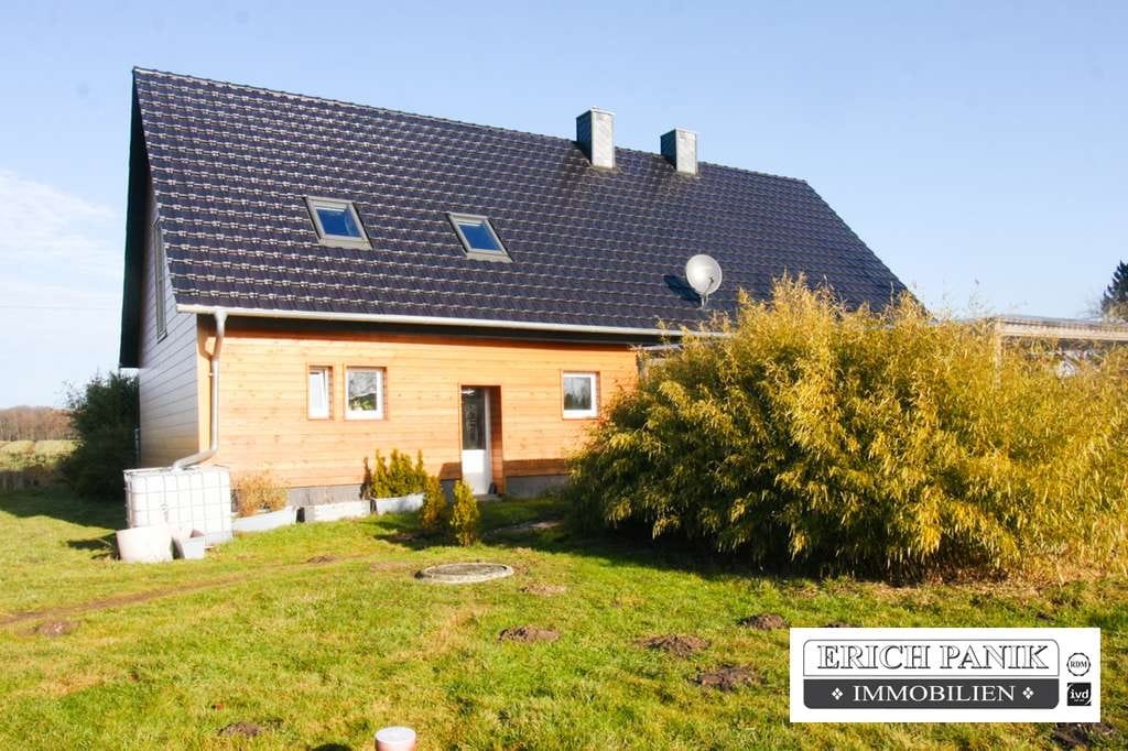 Immobilie in Lalendorf - Einfamilienhaus mit 6 Zimmern, 5.400 m² Grundstück, Ausbaureserve & freiem Weitblick – Lalendorf - Bild 0