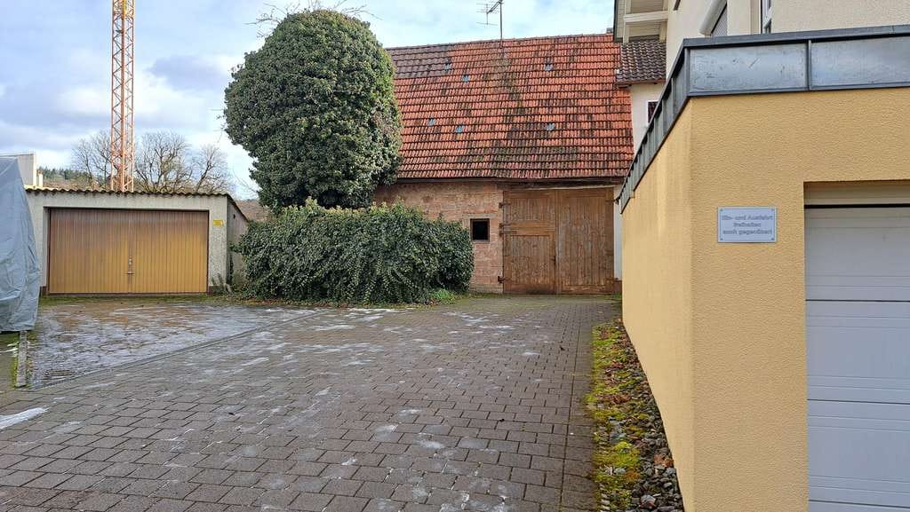 Immobilie in Urbach - Großzügiges sofort beziehbares Einfamilienhaus mit 13 Zimmern in Urbach - Bild 3