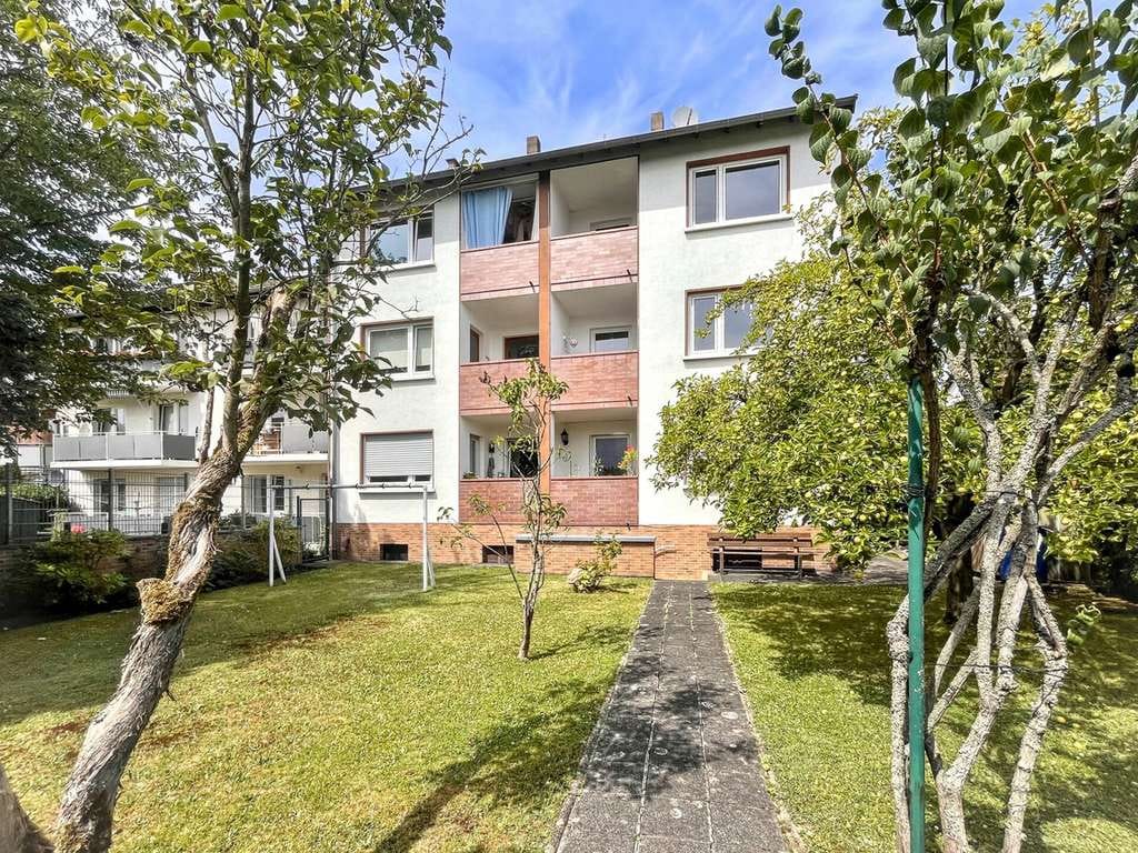 Immobilie in Rösrath - Attraktives Mehrfamilienhaus mit sechs Wohneinheiten, ausgebauter Dachfläche und Garten - Bild 0