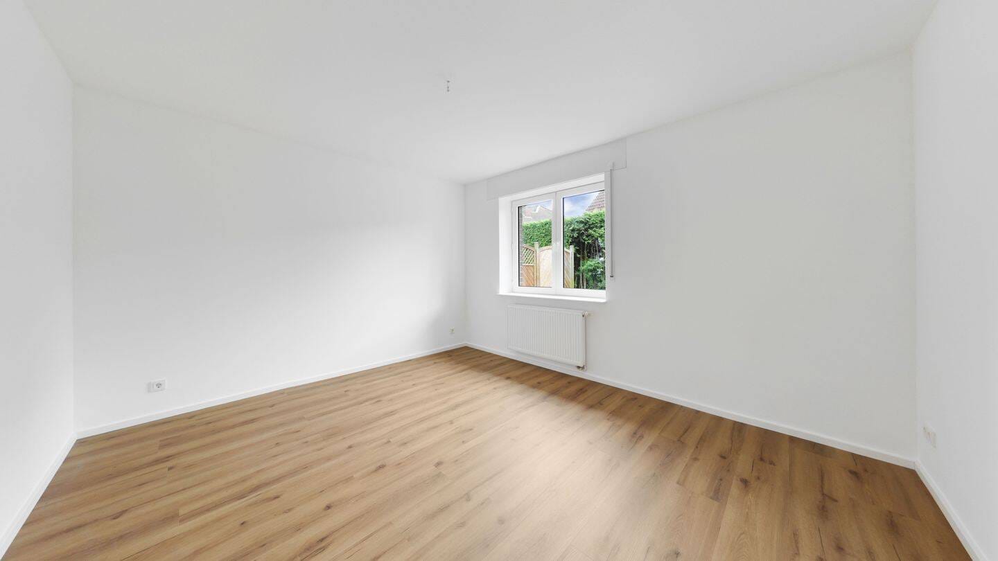 Immobilie in Dünsen - Erstbezug nach Renovierung! Erdgeschosswohnung mit Garten und zwei Stellplätzen - Bild 2