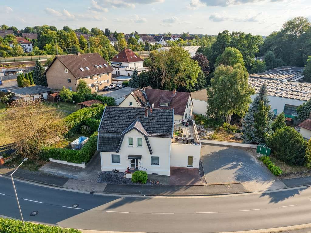 Immobilie in Löhne - Wohnen, Vermieten & Entwickeln – Zweifamilienhaus mit Apartment und zusätzlichem Bestandsgebäude - Bild 3