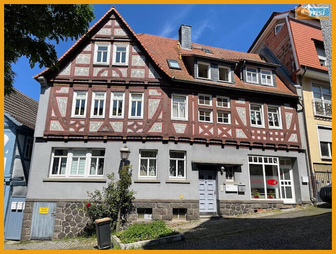 Immobilie in Homberg (Ohm) - REPRÄSENTATIVES ANLAGEOBJEKT IN ZENTRALER LAGE! 
KEINE KÄUFERPROVISION! - Bild 0