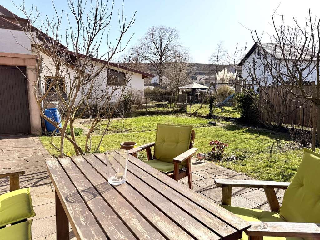 Immobilie in Sasbach am Kaiserstuhl - Charmantes Einfamilienhaus mit 5,5 Zimmern und großzügigem Grundstück - Bild 4