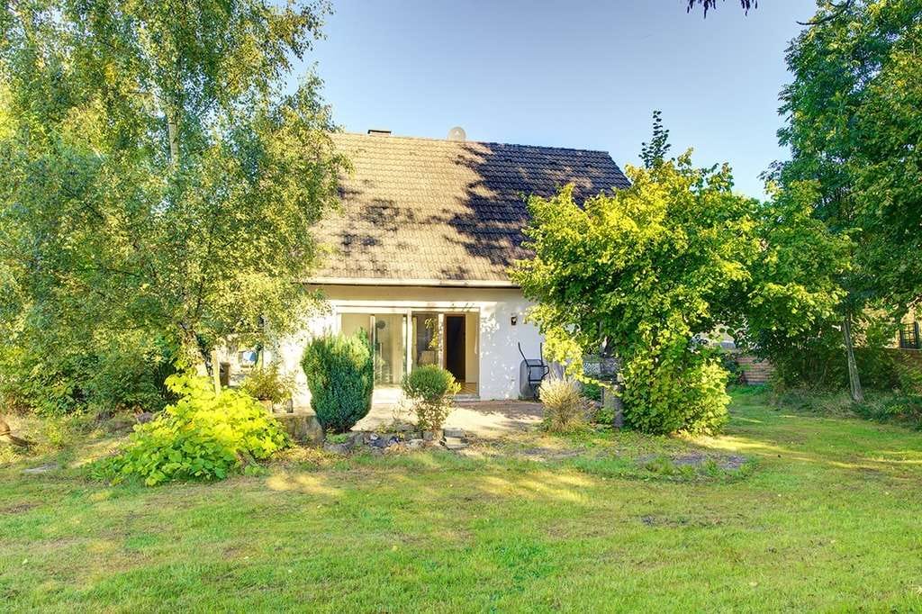 Immobilie in Weyerbusch - Ein-/Zweifamilienhaus in ruhiger Wohngegend mit nahezu ebenerdigem Gartengrundstück und Doppelgarage - Bild 3