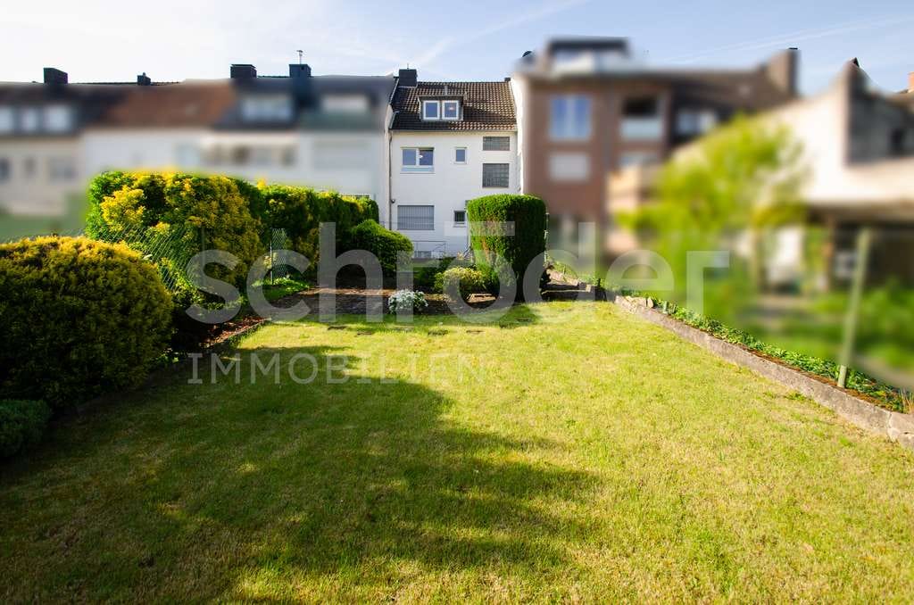 Immobilie in Jülich - Gut aufgeteiltes Dreifamilienhaus mit Garten im Jülicher Heckfeld - Bild 0