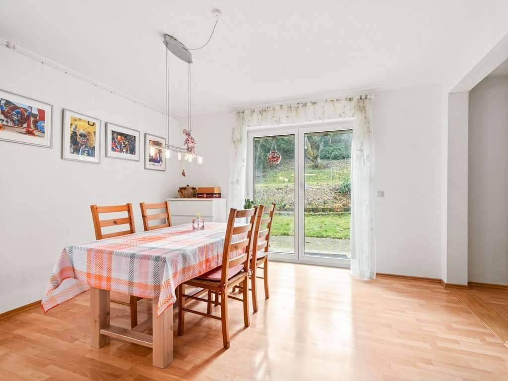 Immobilie in Hagnau am Bodensee - Platz zum Wohnen und Arbeiten - 
Zweifamilienhaus mit Gewerbefläche - Bild 3