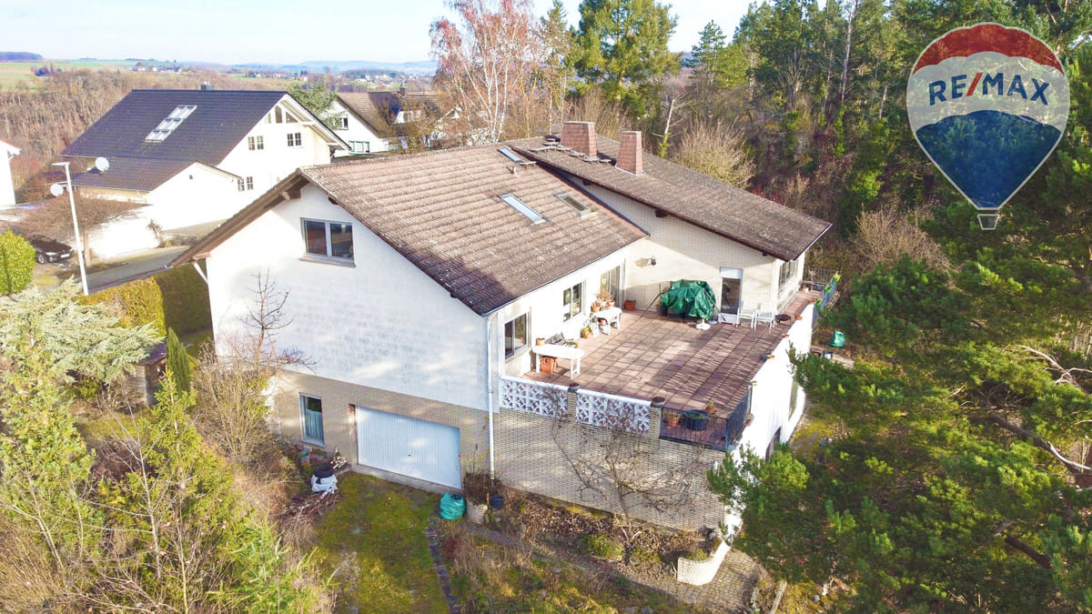 Immobilie in Runkel - GROSSZÜGIGES EIN-/ZWEIFAMILIENHAUS IN RUNKEL MIT GARAGE UND POTENTIAL - Bild 0