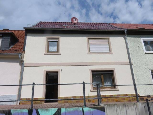 Immobilie in Staßfurt - Rabatt für Kurzentschlossene - Kleines Reihenmittelhaus zum Kauf - Bild 0