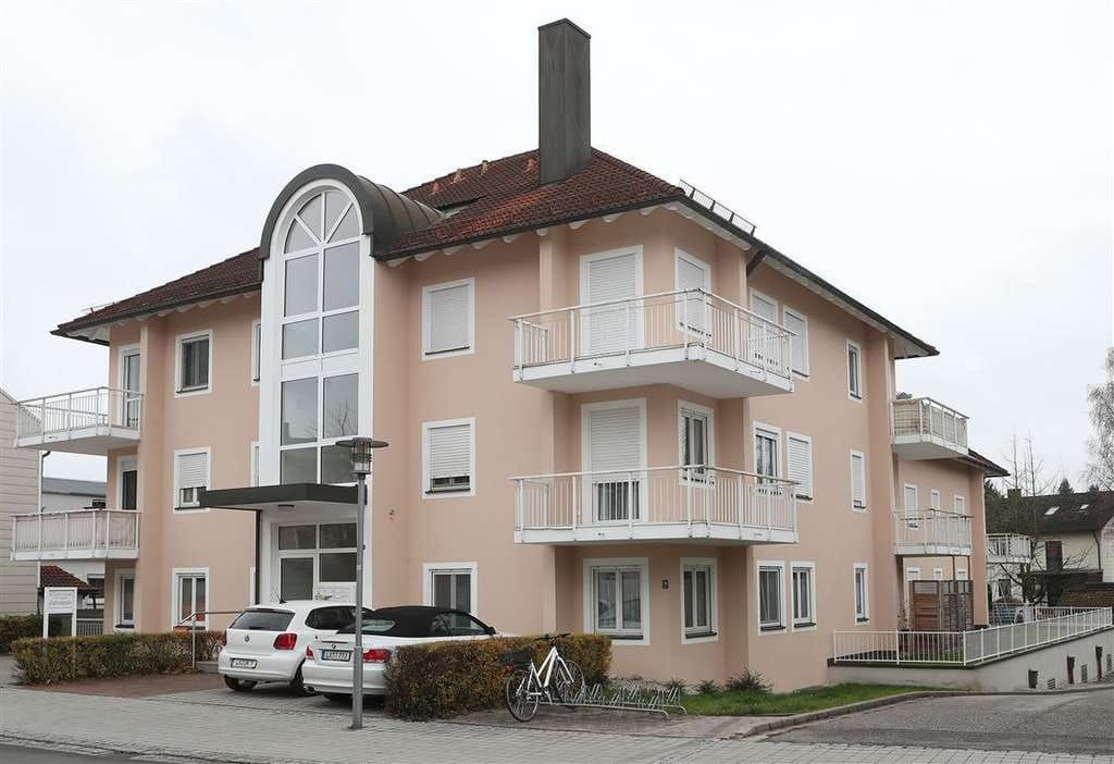 Immobilie in Geisenhausen - 2-Zimmer Dachgeschosswohnung  in Geisenhausen, Zentrum - Bild 1