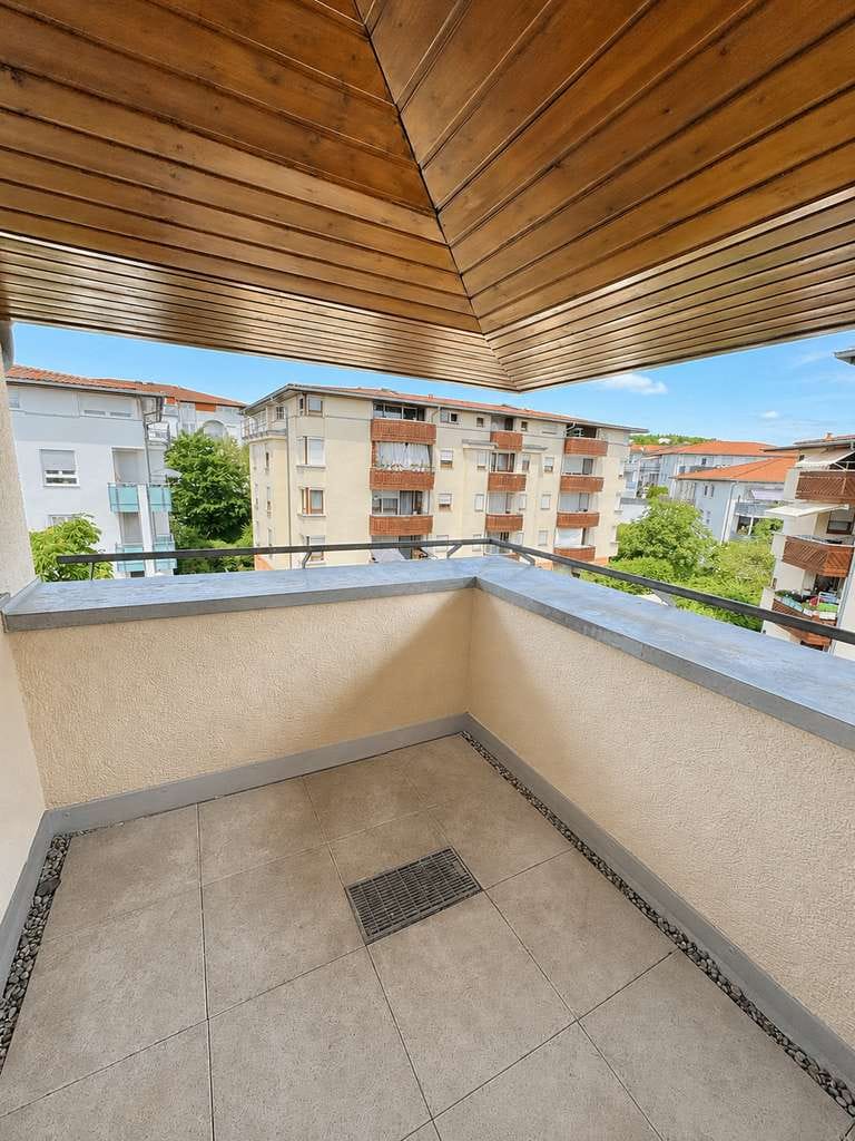 Immobilie in Plochingen - Gepflegte 2-Zimmer-Dachgeschosswohnung mit Loggia und Doppelparker als Kapitalanlage od. Eigenbedarf - Bild 3