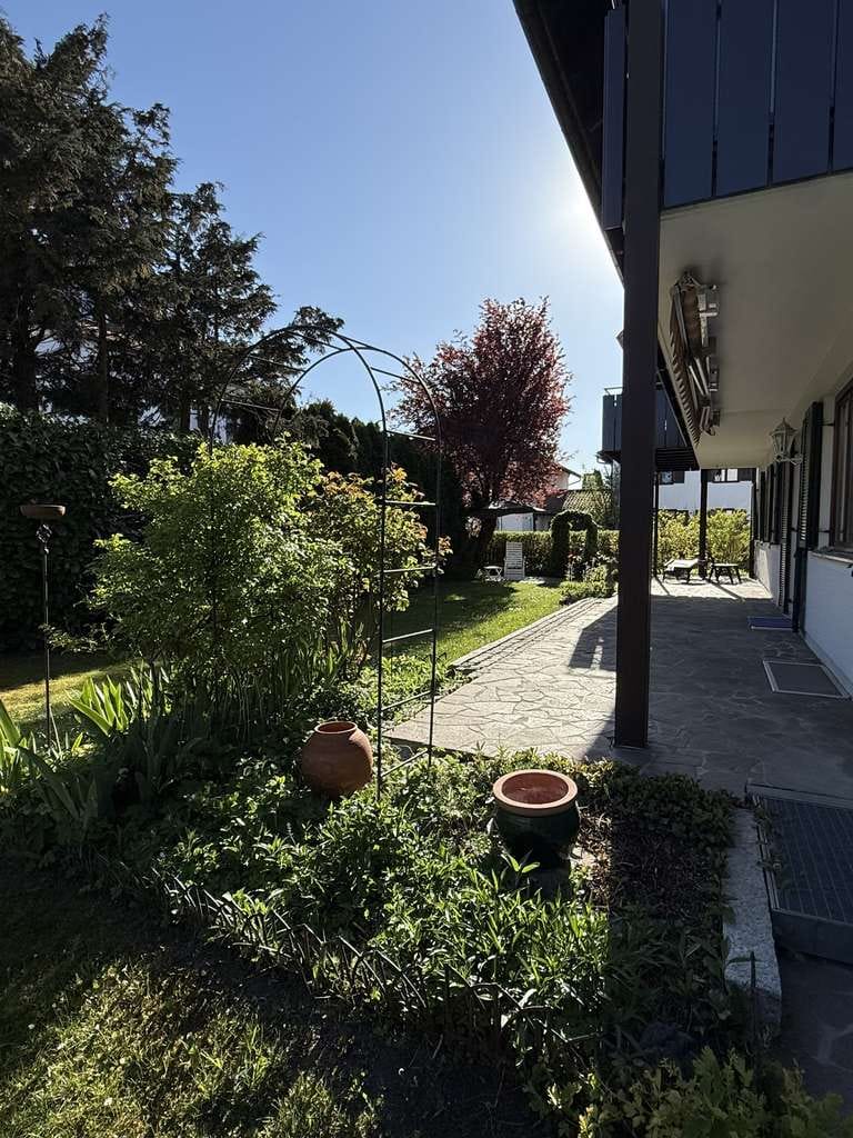 Immobilie in Langenpreising - MH Immobilien - top gepflegtes Dreifamilienhaus auf prächtigem Eckgrundstück - Bild 2