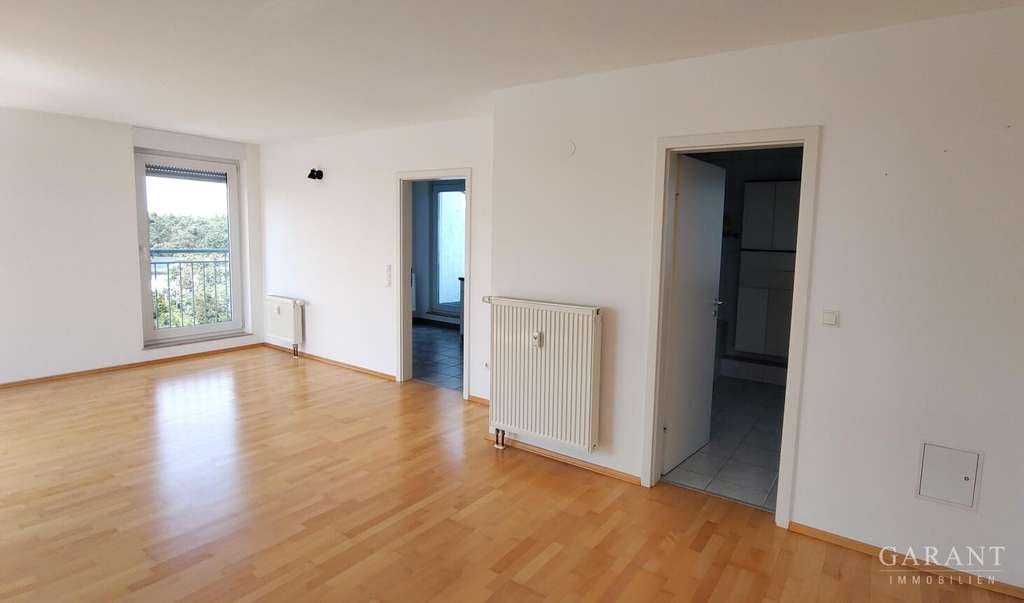 Immobilie in Schwaig bei Nürnberg - Moderne Dachwohnung ohne Schrägen - 3 Balkone & viel Licht in Schwaig - Bild 3